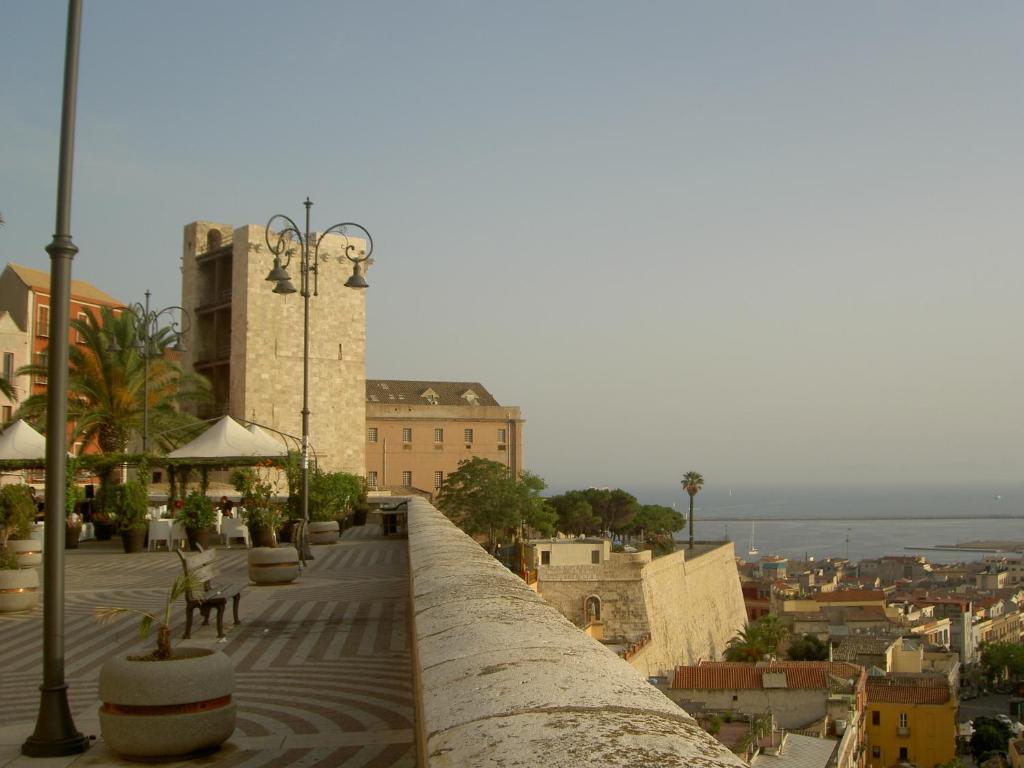 L'Arco Cagliari Bed and Breakfast Εξωτερικό φωτογραφία