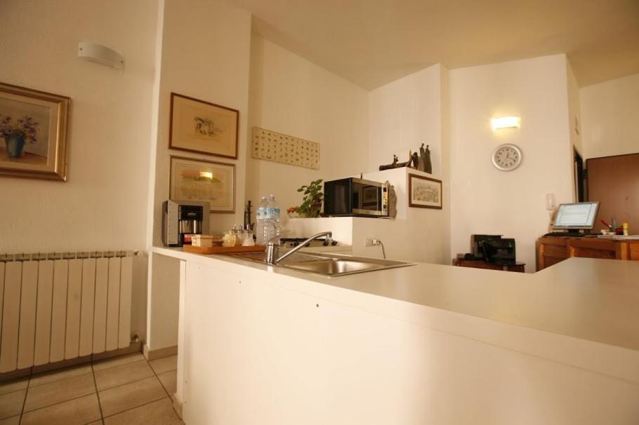 L'Arco Cagliari Bed and Breakfast Εξωτερικό φωτογραφία